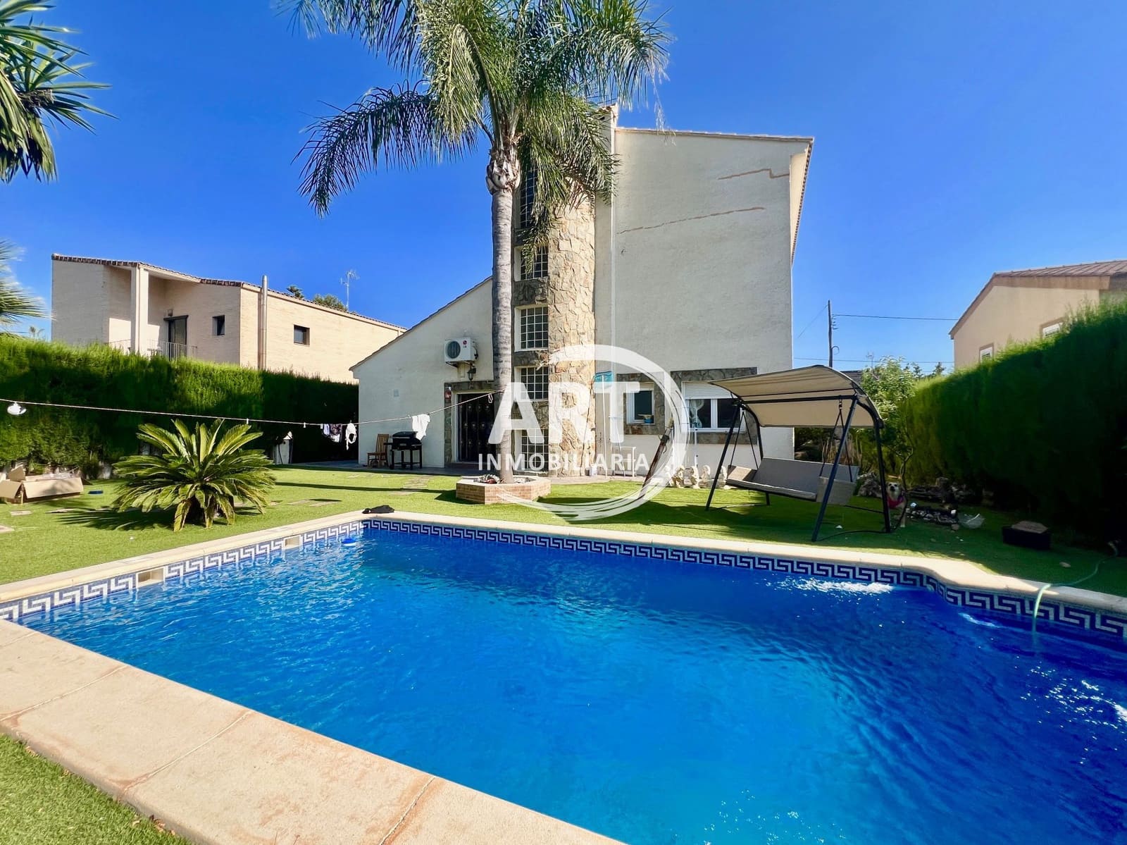 4 soveværelse Villa til salg i L'Eliana med swimmingpool garage - € 695.000 (Ref: 9946951)