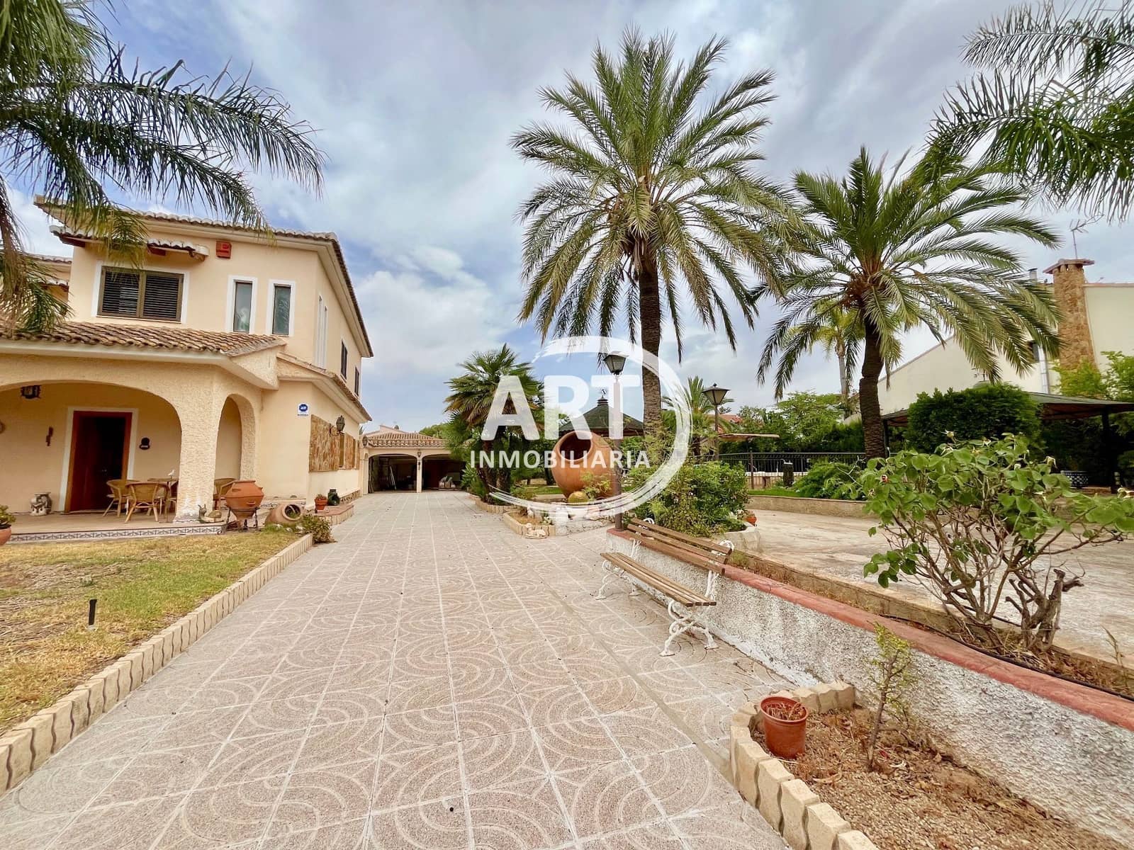 6 slaapkamer Villa te koop in L'Eliana met zwembad garage - € 945.000 (Ref: 9964681)
