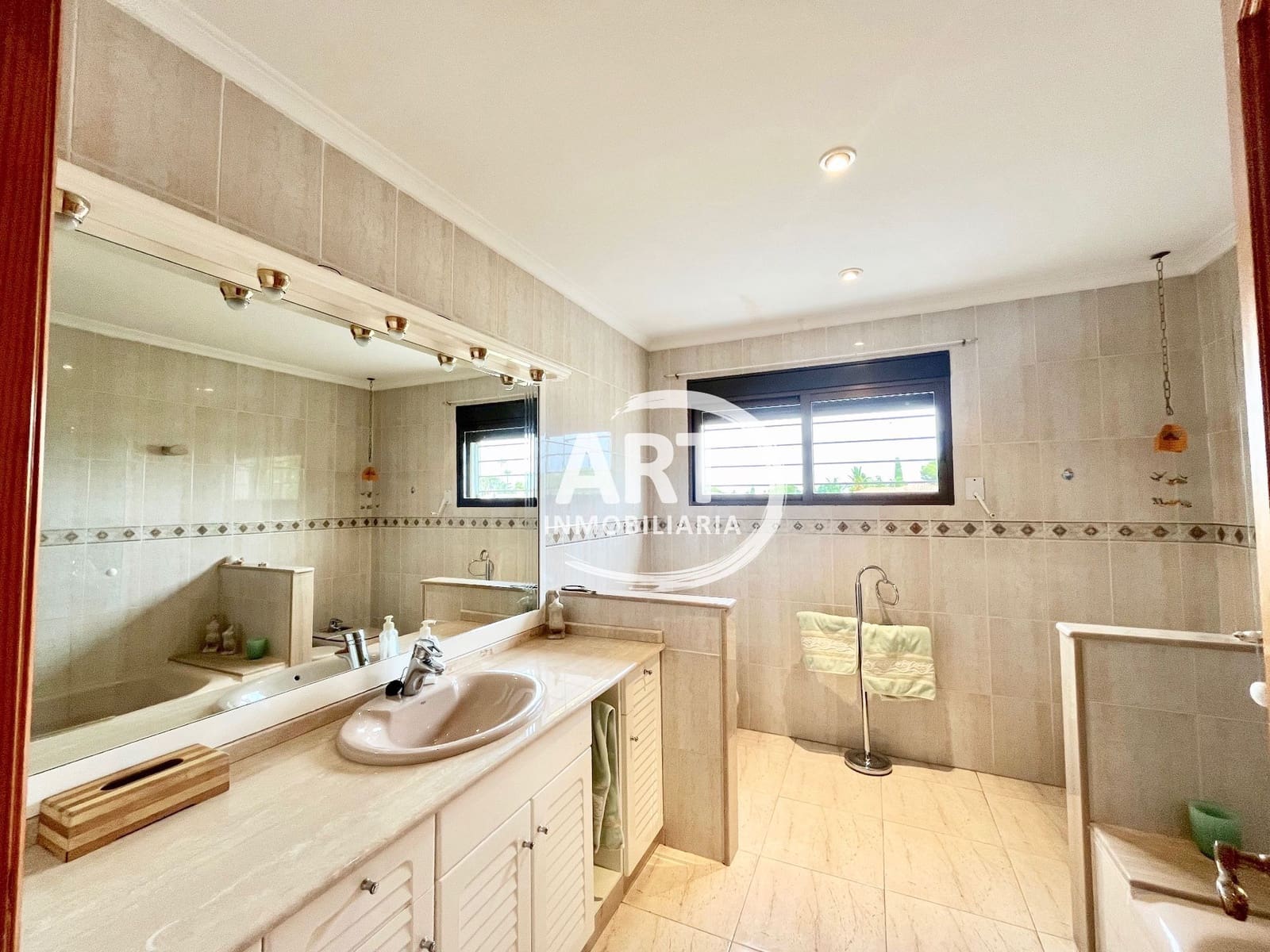6 slaapkamer Villa te koop in L'Eliana met zwembad garage - € 945.000 (Ref: 9964681)