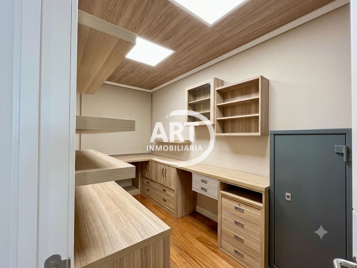 Piso de 4 habitaciones en València ciudad en venta con garaje - 420.000 € (Ref: 9978131)