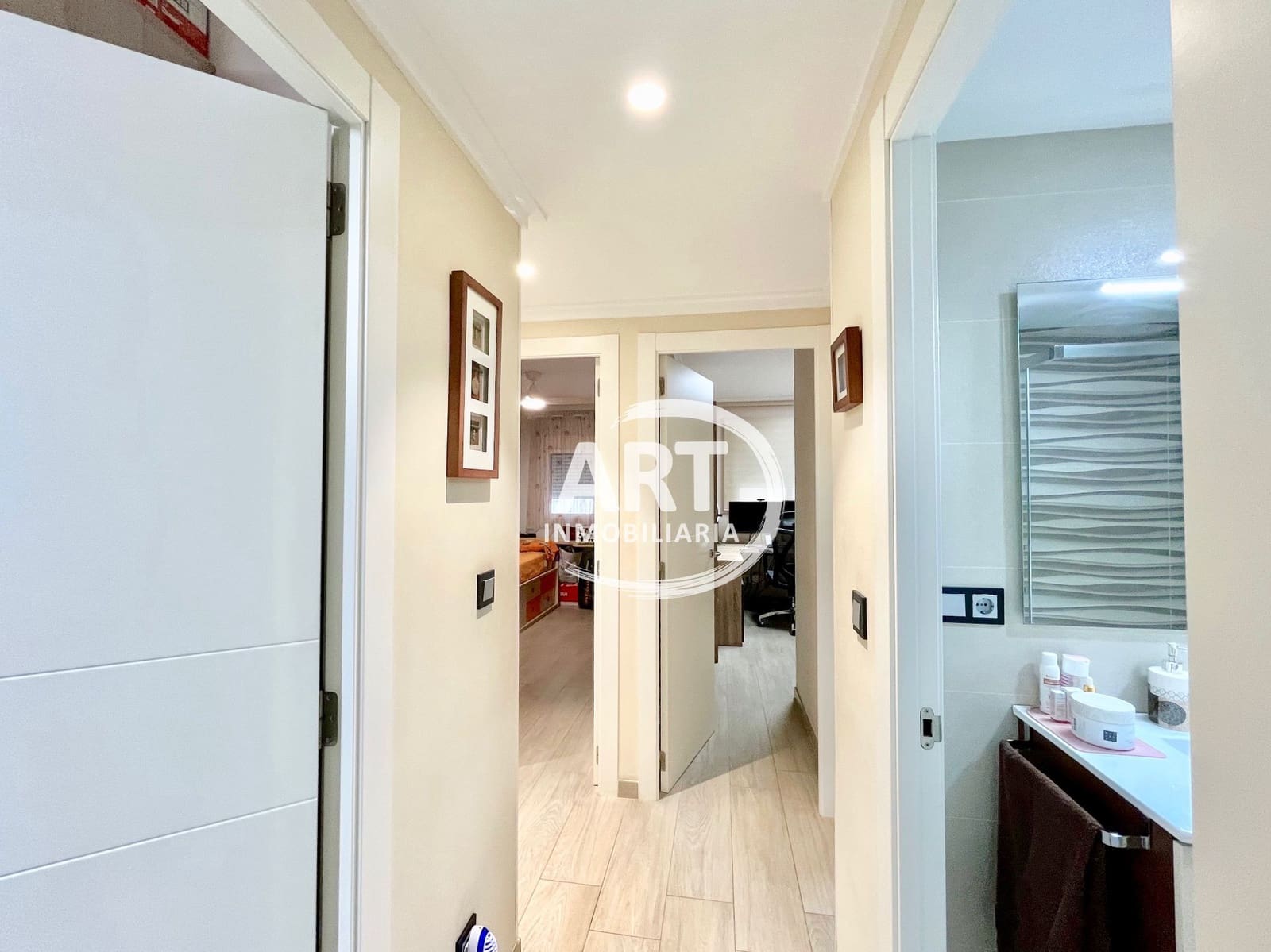 Piso de 4 habitaciones en València ciudad en venta con garaje - 420.000 € (Ref: 9978131)