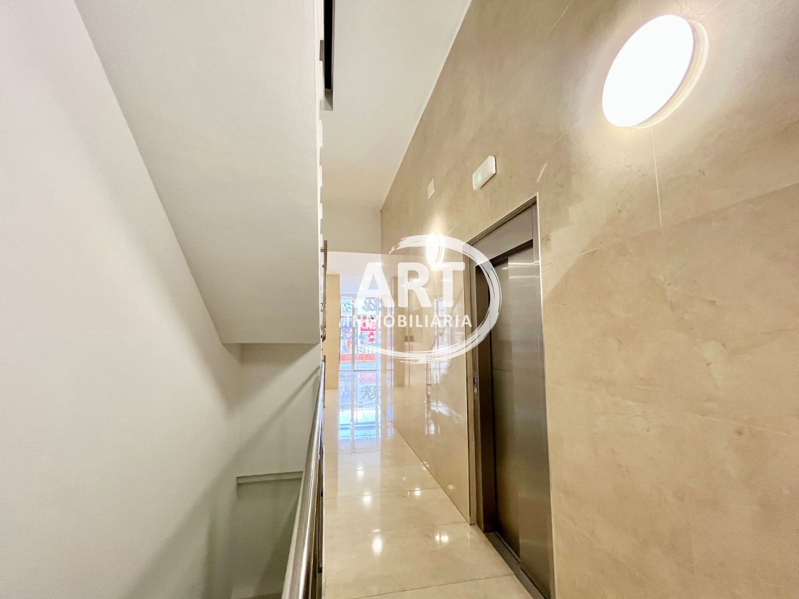 Piso de 4 habitaciones en València ciudad en venta con garaje - 420.000 € (Ref: 9978131)