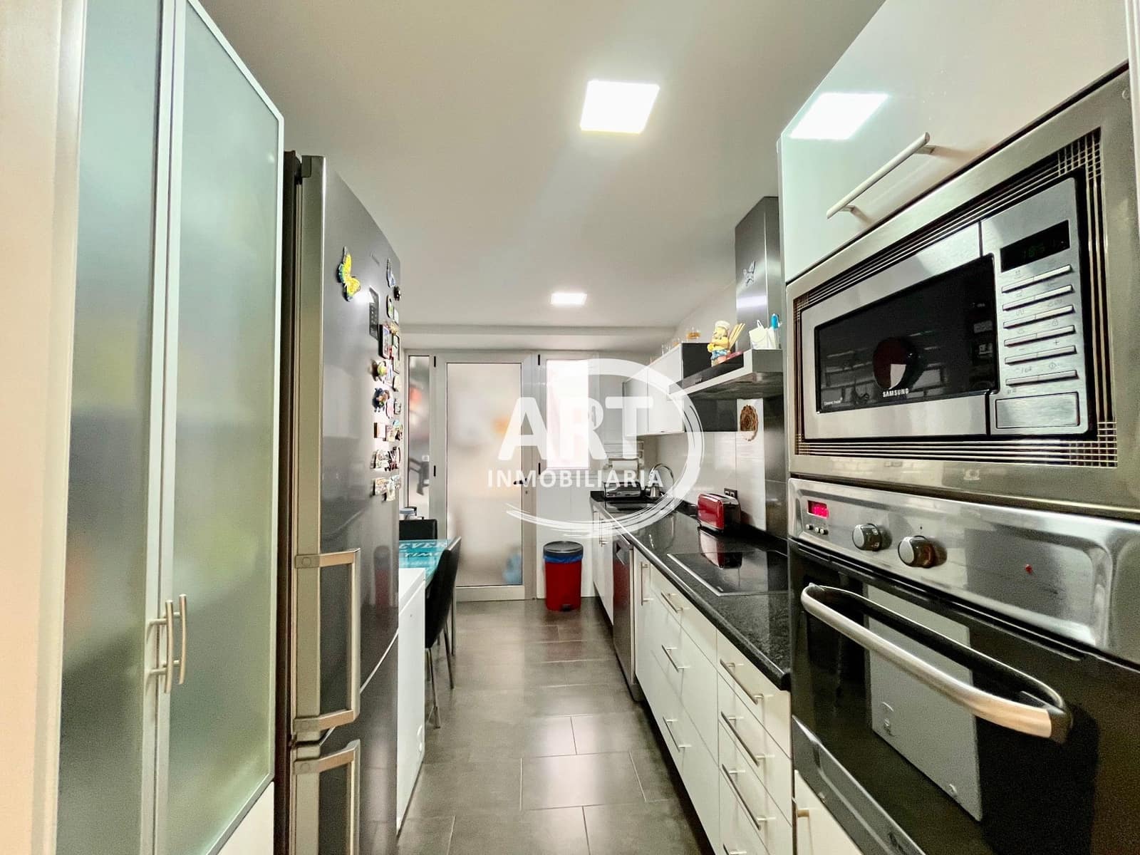 Piso de 4 habitaciones en València ciudad en venta con garaje - 420.000 € (Ref: 9978131)
