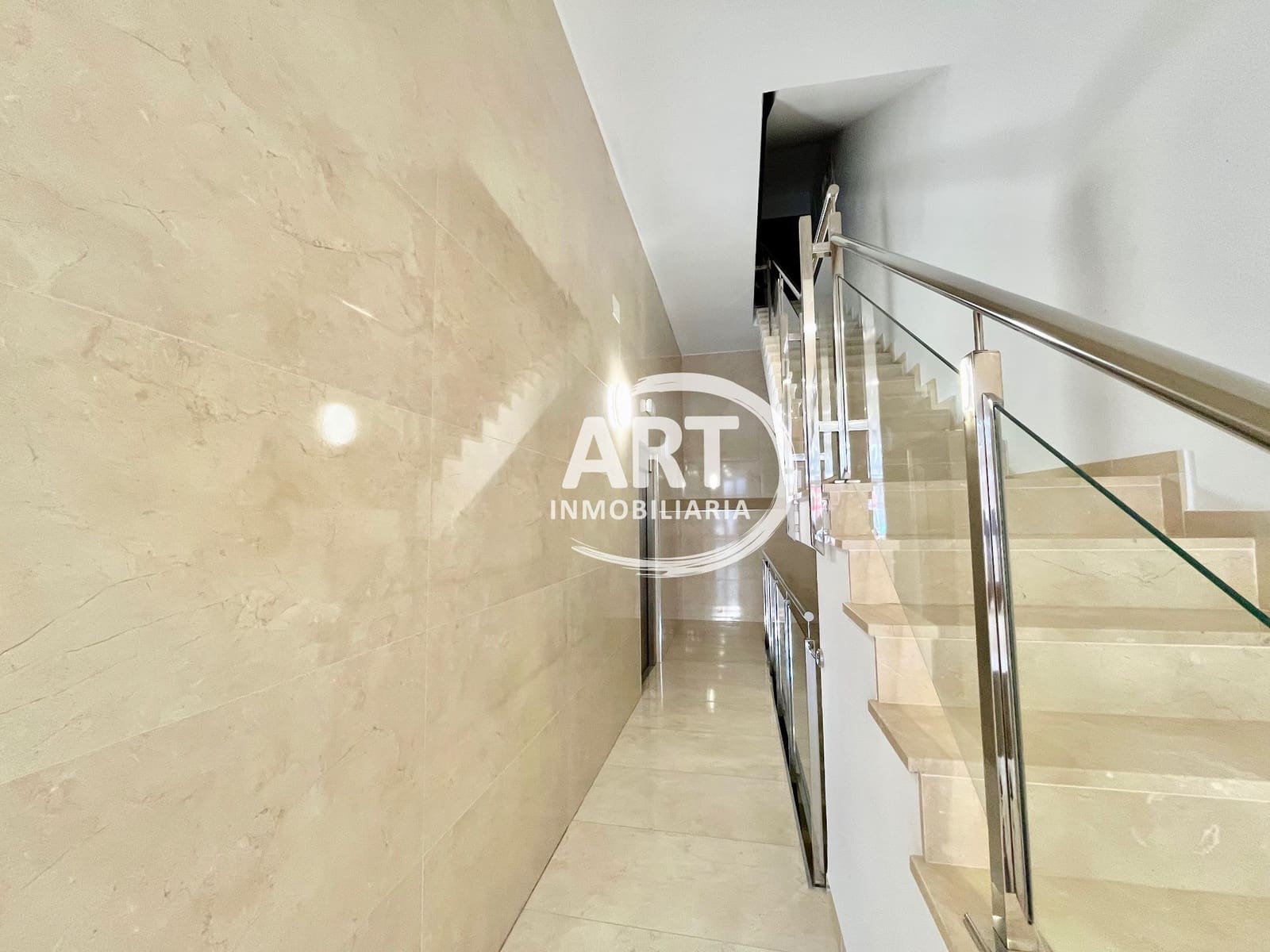 Piso de 4 habitaciones en València ciudad en venta con garaje - 420.000 € (Ref: 9978131)