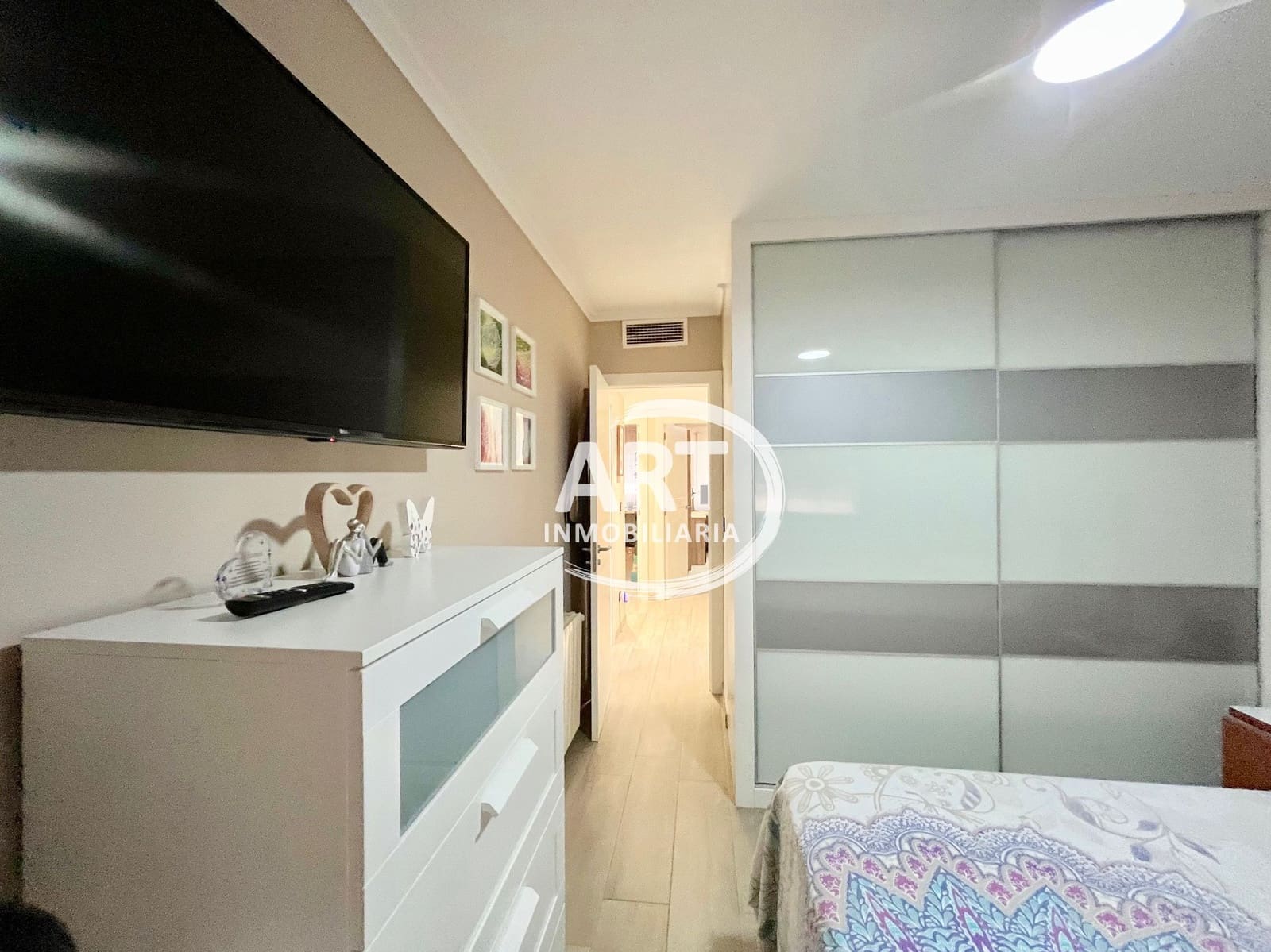 Piso de 4 habitaciones en València ciudad en venta con garaje - 420.000 € (Ref: 9978131)