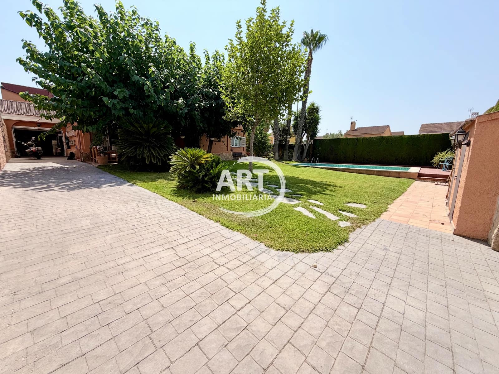 3 Zimmer Villa zu verkaufen in San Antonio de Benageber mit Pool Garage - 690.000 € (Ref: 9986349)