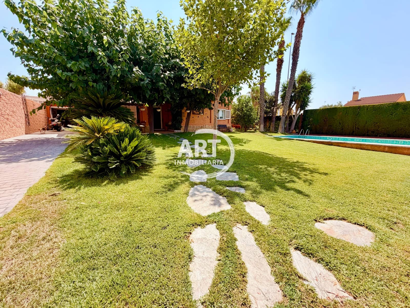 3 Zimmer Villa zu verkaufen in San Antonio de Benageber mit Pool Garage - 690.000 € (Ref: 9986349)
