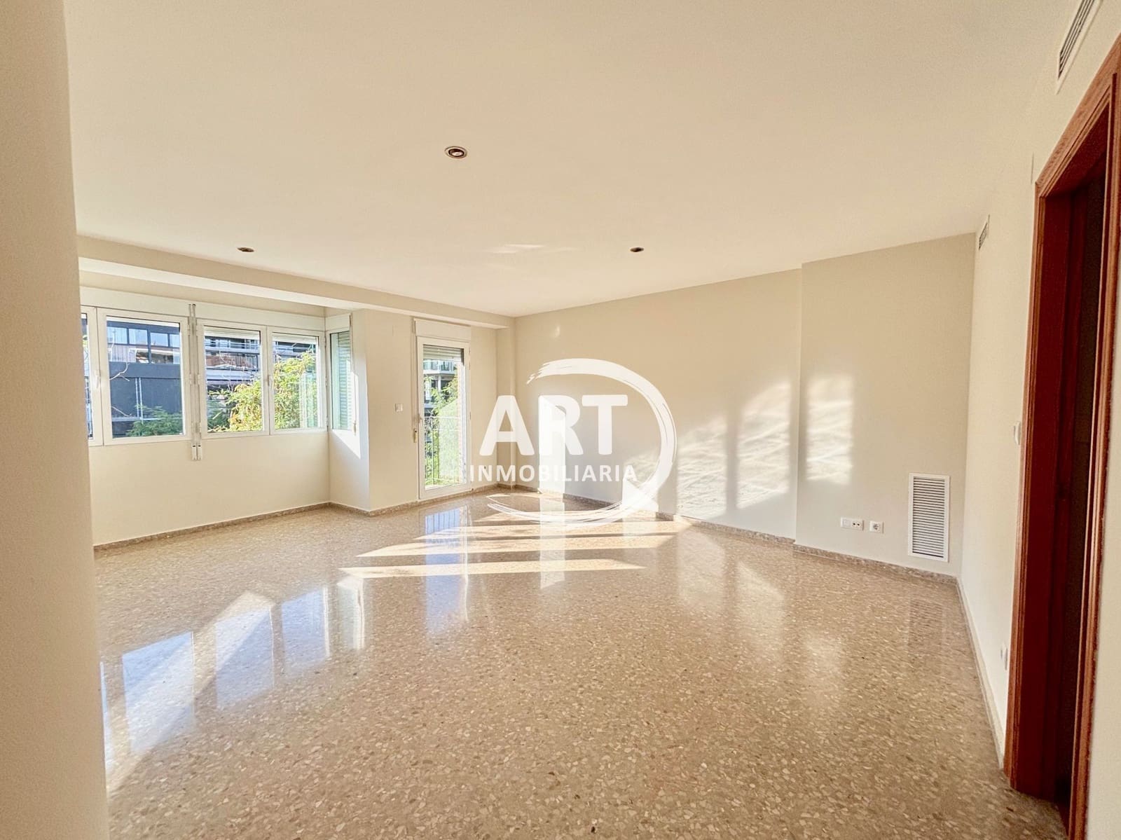 3 slaapkamer Flat te huur in L'Eliana - € 1.960 (Ref: 9998059)