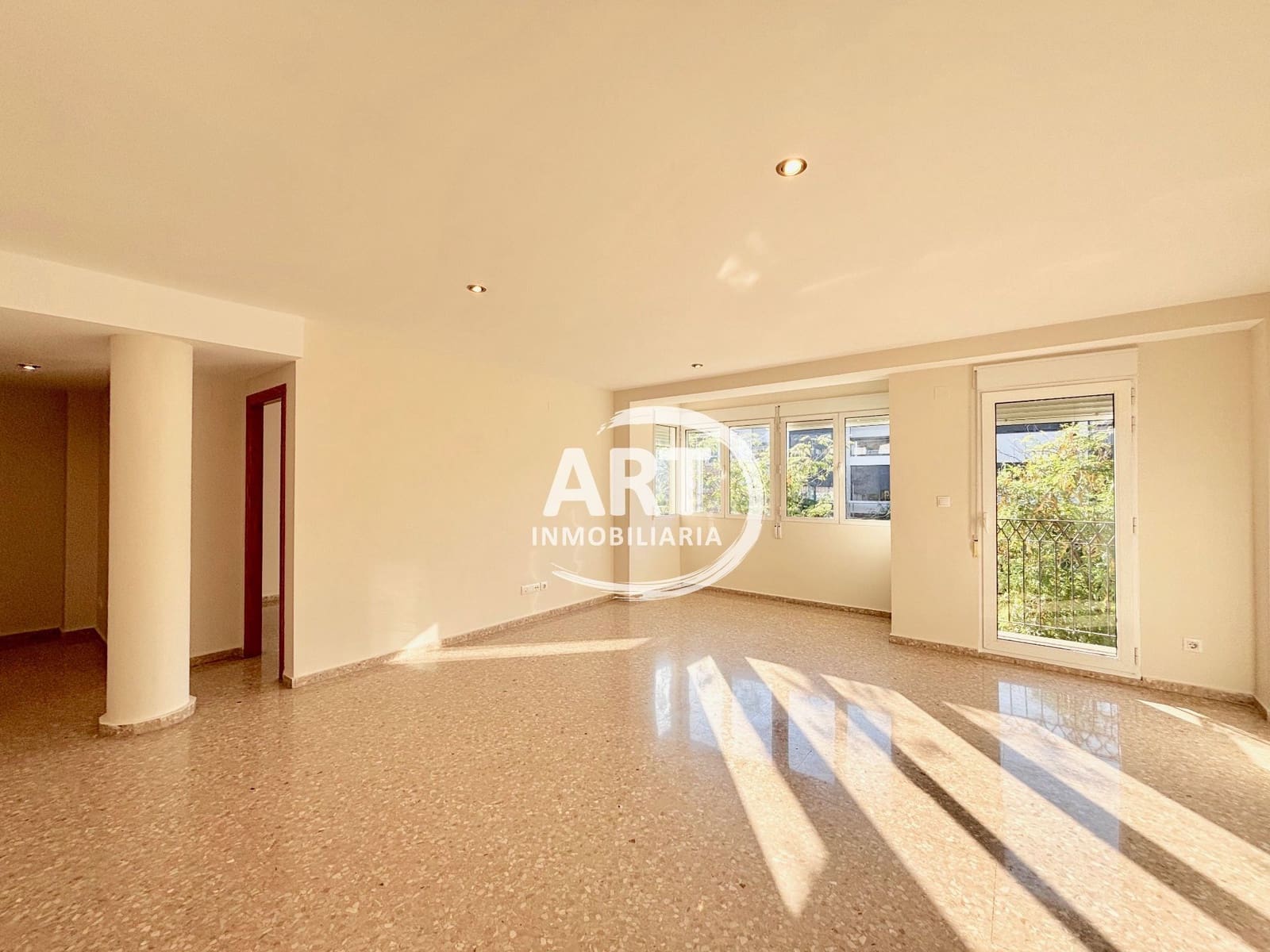 3 slaapkamer Flat te huur in L'Eliana - € 1.960 (Ref: 9998059)