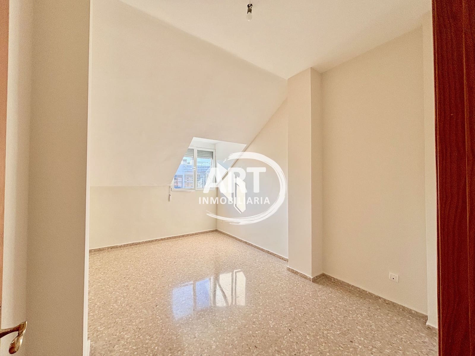 3 slaapkamer Flat te huur in L'Eliana - € 1.960 (Ref: 9998059)