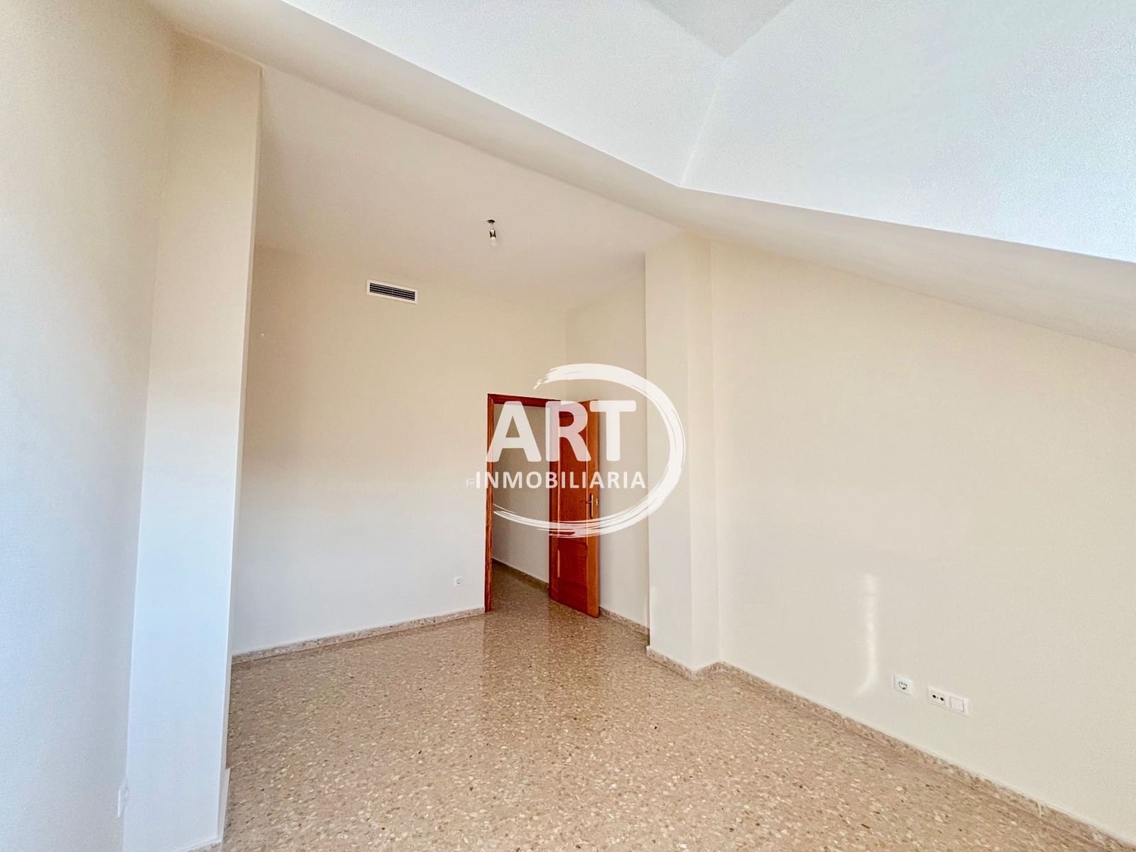 3 slaapkamer Flat te huur in L'Eliana - € 1.960 (Ref: 9998059)