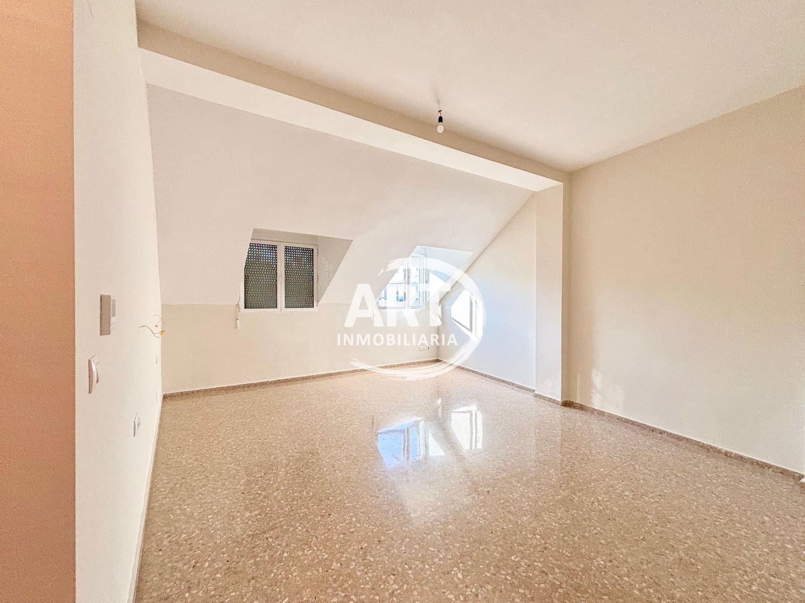 3 slaapkamer Flat te huur in L'Eliana - € 1.960 (Ref: 9998059)