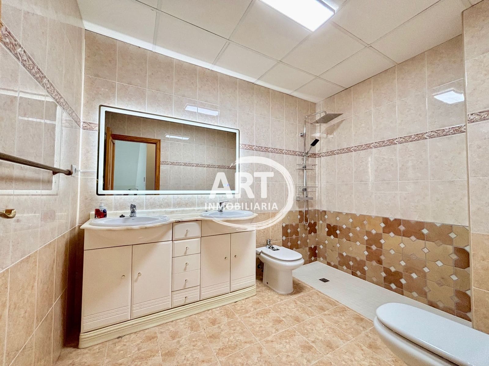 3 slaapkamer Flat te huur in L'Eliana - € 1.960 (Ref: 9998059)