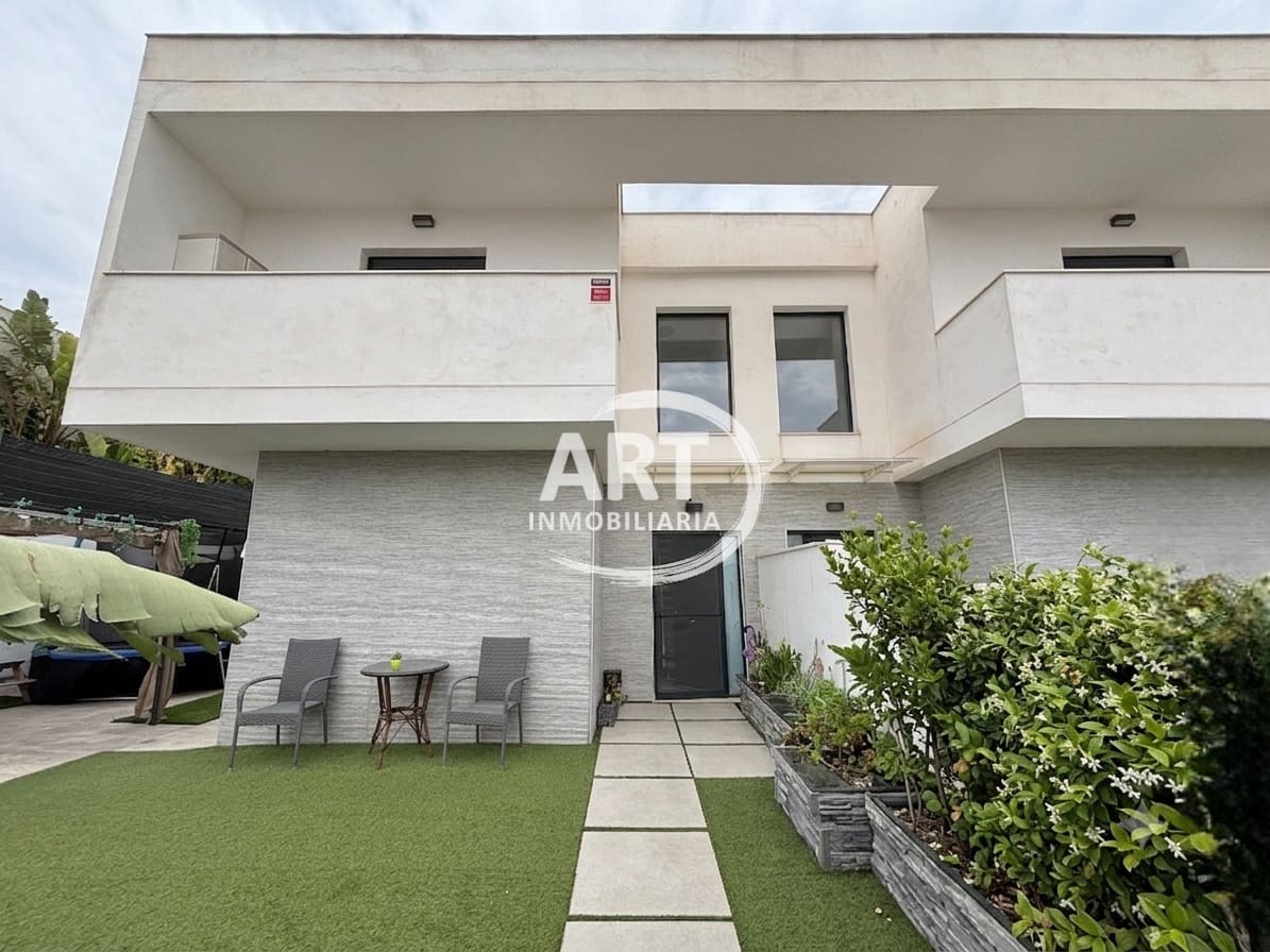 4 quarto Moradia para venda em La Pobla de Vallbona com piscina garagem - 550 000 € (Ref: 9998060)