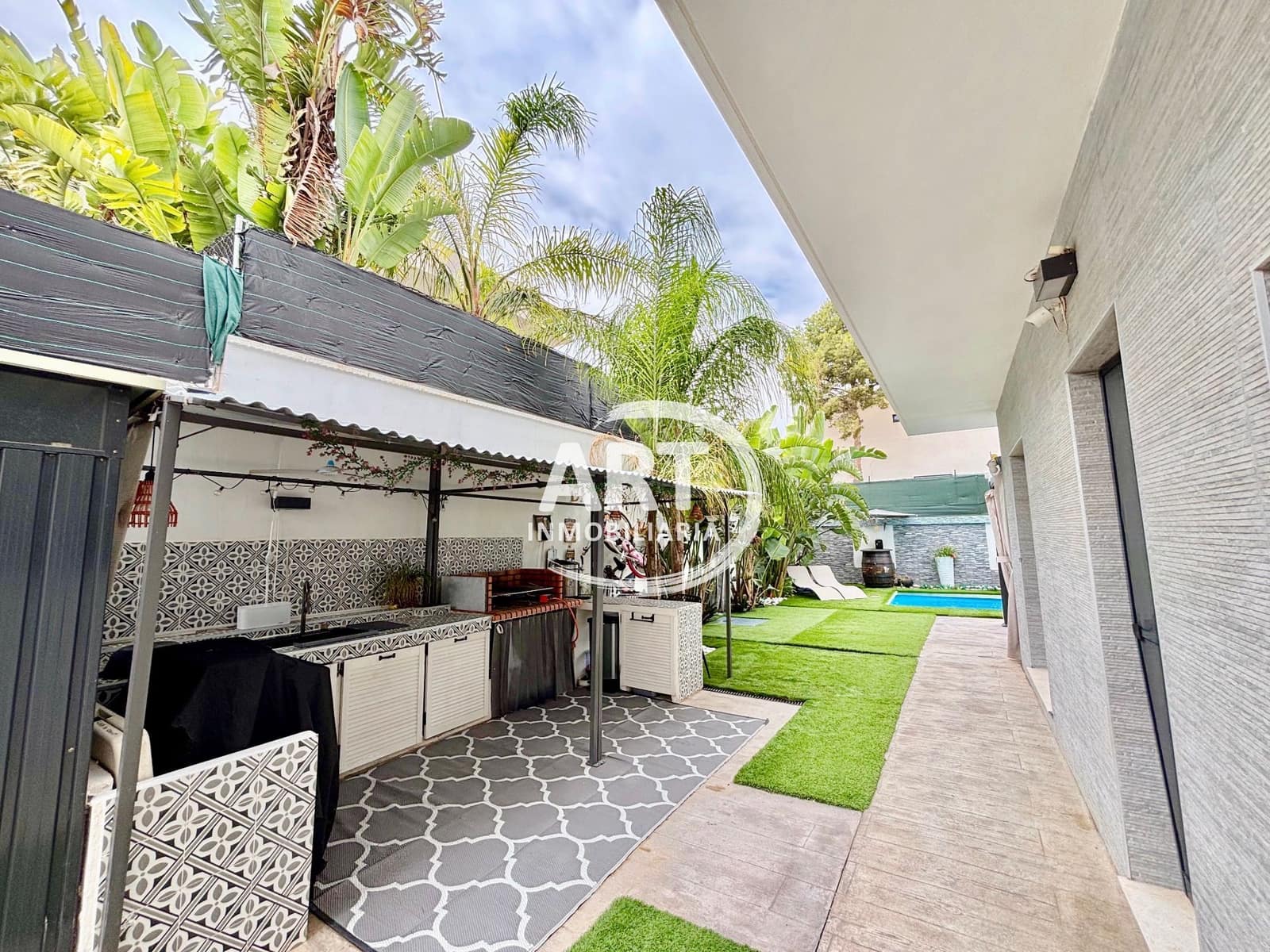 4 quarto Moradia para venda em La Pobla de Vallbona com piscina garagem - 550 000 € (Ref: 9998060)
