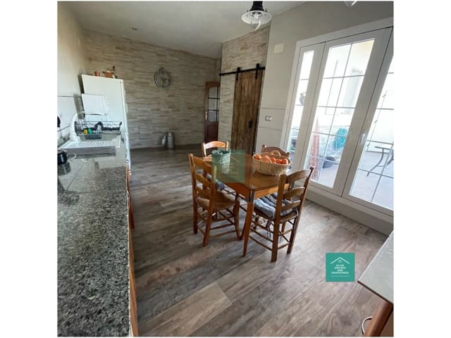 4 soveværelse Villa til salg i Castil de Campos, Priego de Córdoba med garage - € 170.000 (Ref: 6774214)