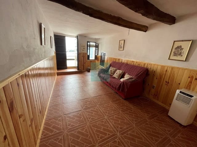 2 bedroom Townhouse for sale in Alcaudete - € 38,000 (Ref: 6960000)