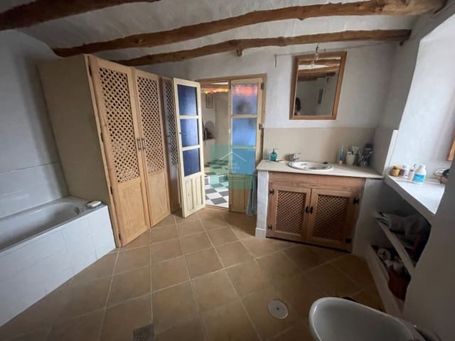 4 bedroom Townhouse for sale in Frailes - € 79,950 (Ref: 7450778)