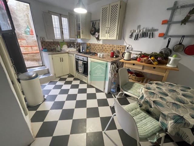 4 bedroom Townhouse for sale in Frailes - € 79,950 (Ref: 7450778)