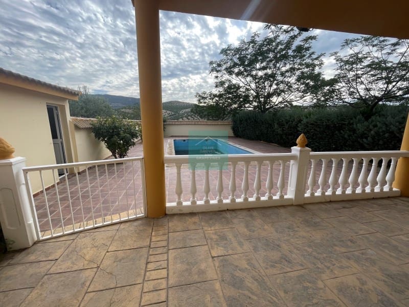 4 soveværelse Villa til salg i Castil de Campos - € 205.000 (Ref: 7714983)