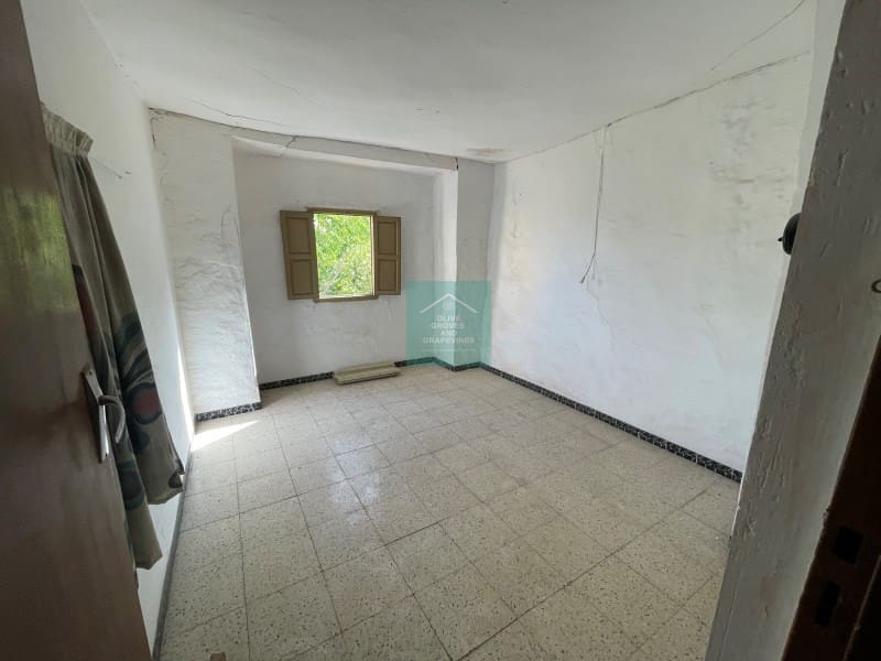 2 soveværelse Semi-Rækkehus til salg i Priego de Cordoba - € 40.000 (Ref: 8016731)