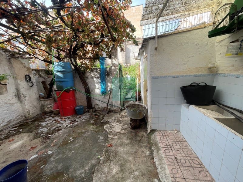 2 soveværelse Semi-Rækkehus til salg i Priego de Cordoba - € 40.000 (Ref: 8016731)