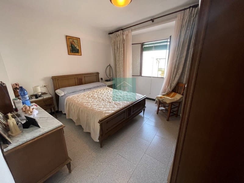 4 soveværelse Semi-Rækkehus til salg i Priego de Cordoba - € 120.000 (Ref: 8016732)