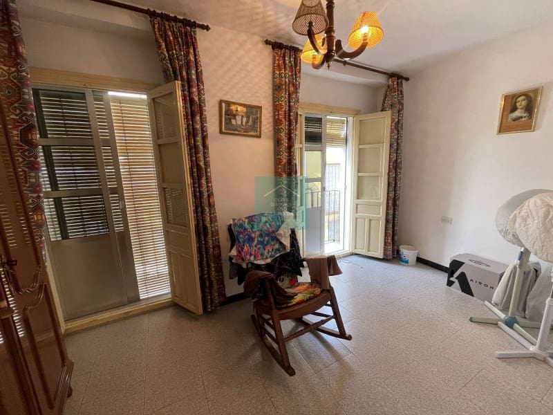 4 soveværelse Semi-Rækkehus til salg i Priego de Cordoba - € 120.000 (Ref: 8016732)