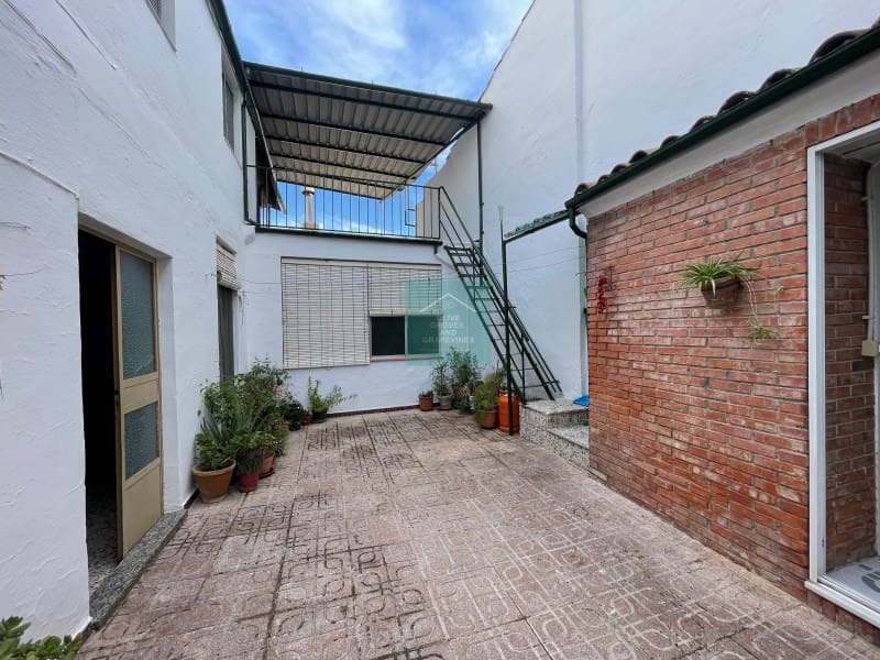 4 soveværelse Semi-Rækkehus til salg i Priego de Cordoba - € 120.000 (Ref: 8016732)