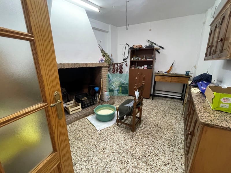 4 soveværelse Semi-Rækkehus til salg i Priego de Cordoba - € 120.000 (Ref: 8016732)