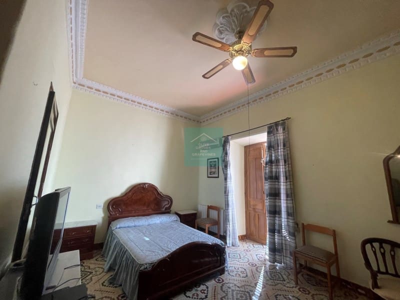 7 soveværelse Semi-Rækkehus til salg i Rute - € 295.000 (Ref: 8016733)