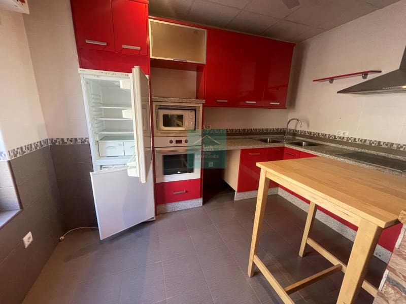 7 soveværelse Semi-Rækkehus til salg i Rute - € 295.000 (Ref: 8016733)