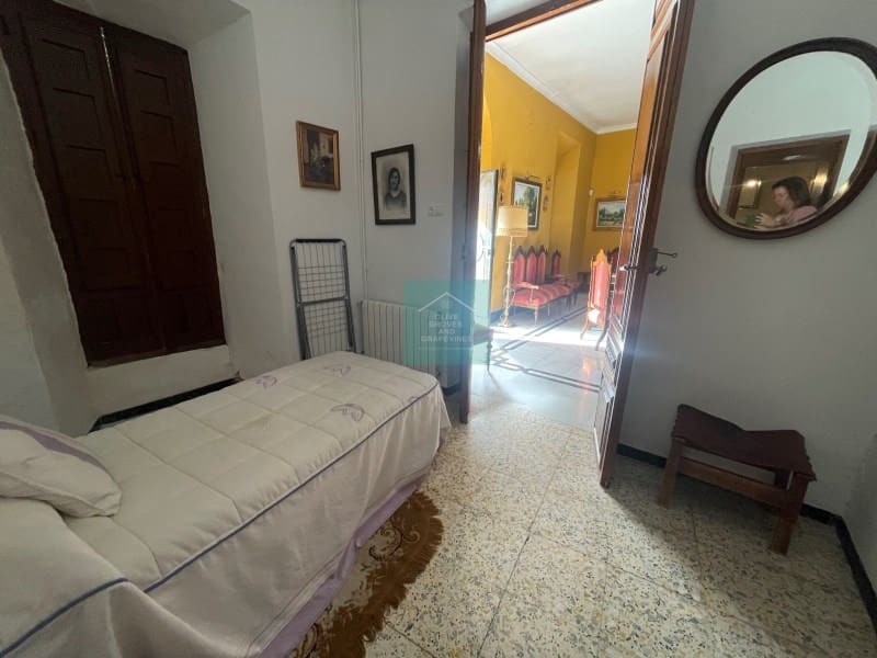 7 soveværelse Semi-Rækkehus til salg i Rute - € 295.000 (Ref: 8016733)