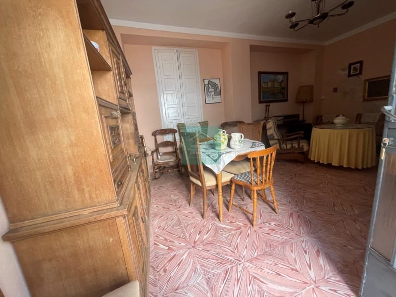 7 soveværelse Semi-Rækkehus til salg i Rute - € 295.000 (Ref: 8016733)