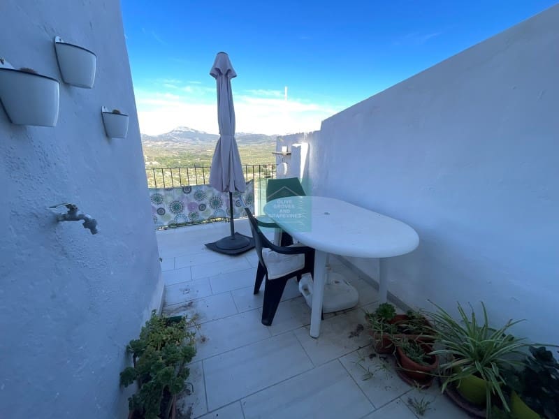 6 soveværelse Villa til salg i Castillo de Locubin - € 89.950 (Ref: 8863017)