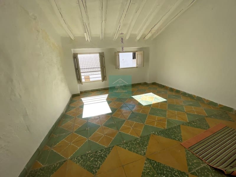 6 soveværelse Villa til salg i Castillo de Locubin - € 89.950 (Ref: 8863017)