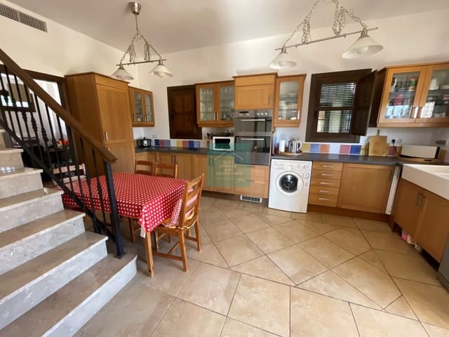 3 soveværelse Villa til salg i El Poleo, Priego de Córdoba - € 295.000 (Ref: 8863018)