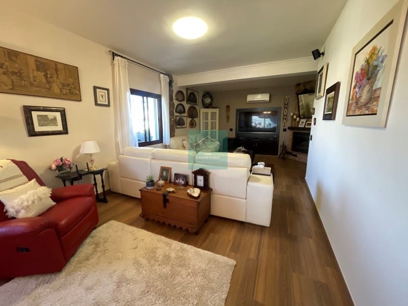 2 soveværelse Finca/Landehus til salg i Zagrilla - € 350.000 (Ref: 8863025)