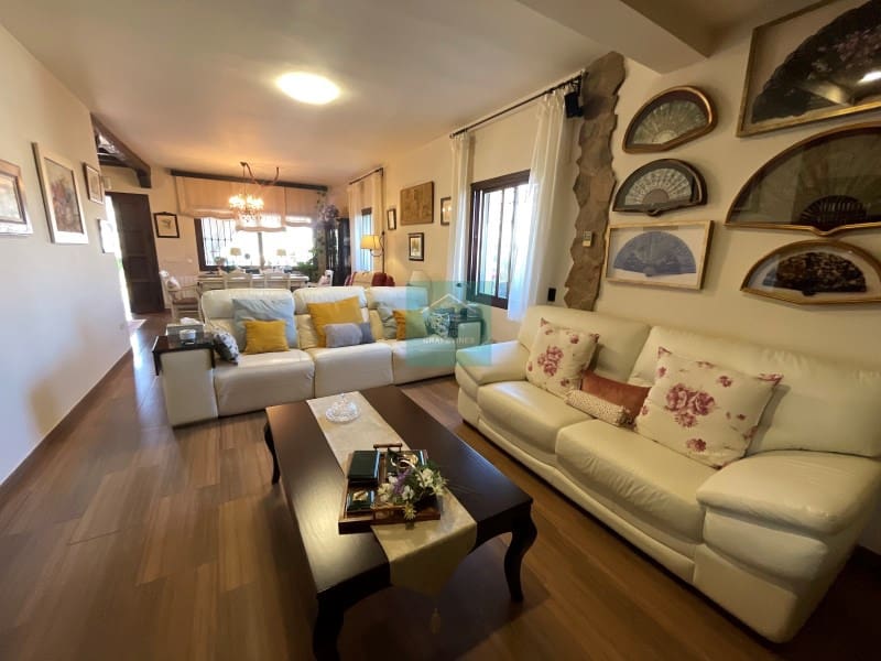 2 soveværelse Finca/Landehus til salg i Zagrilla - € 350.000 (Ref: 8863025)