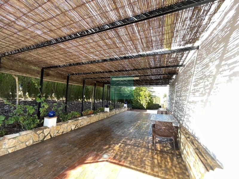 2 soveværelse Finca/Landehus til salg i Zagrilla - € 350.000 (Ref: 8863025)