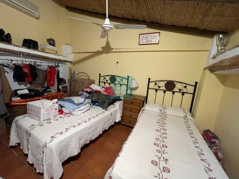 3 soveværelse Finca/Landehus til salg i Zagrilla - € 120.000 (Ref: 8863026)