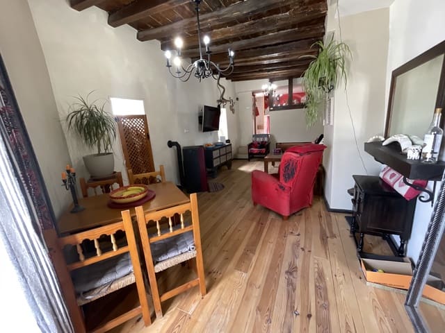 2 bedroom Townhouse for sale in Alcaudete - € 65,000 (Ref: 8904626)