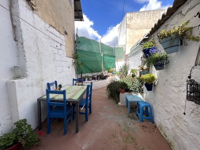 2 bedroom Townhouse for sale in Alcaudete - € 65,000 (Ref: 8904626)