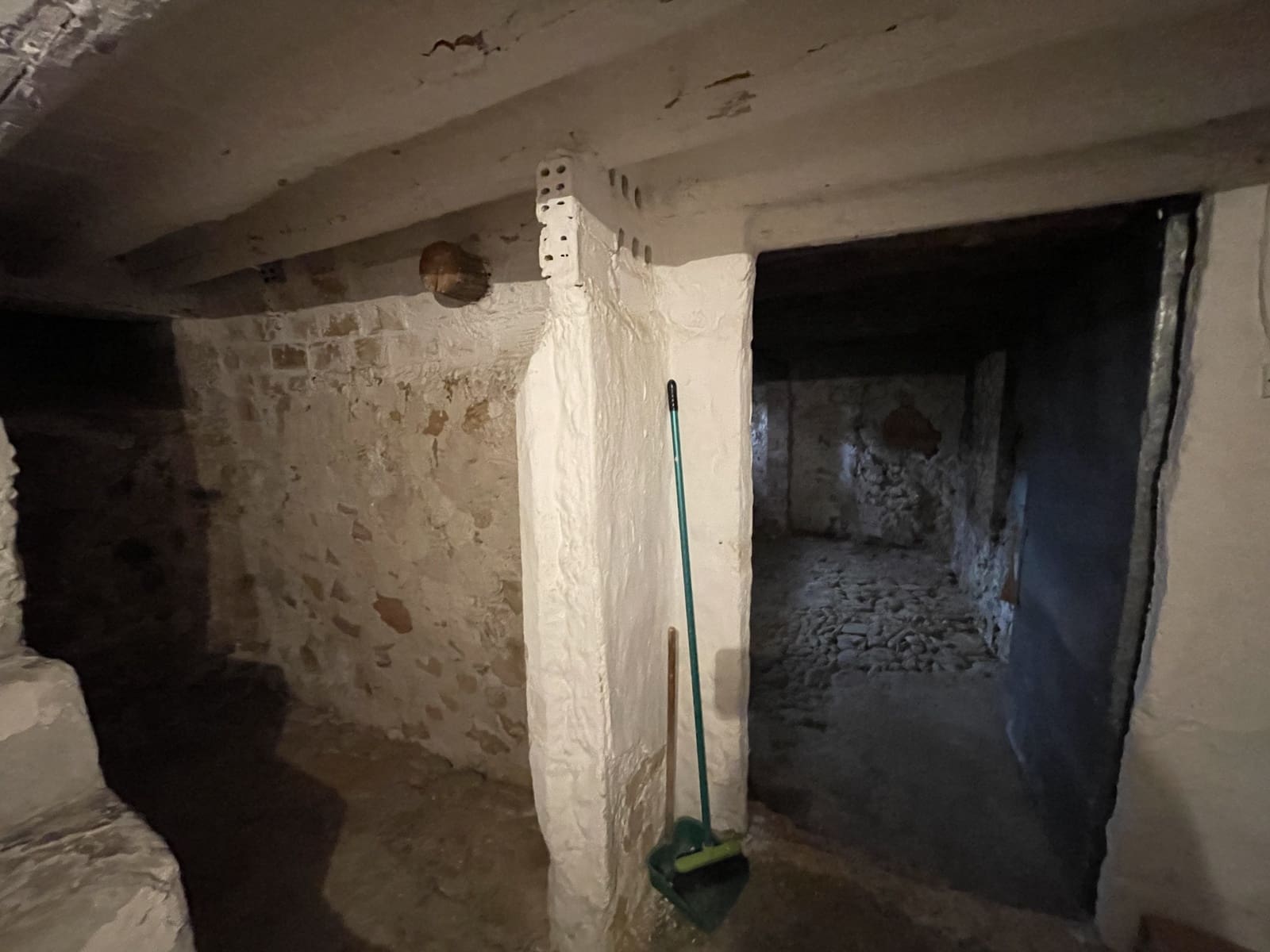 6 soveværelse Byhus til salg i Priego de Cordoba - € 49.999 (Ref: 9066676)