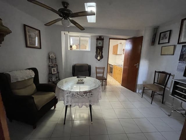 6 soverom Hus til salgs i Priego de Córdoba - € 49 999 (Ref: 9066676)