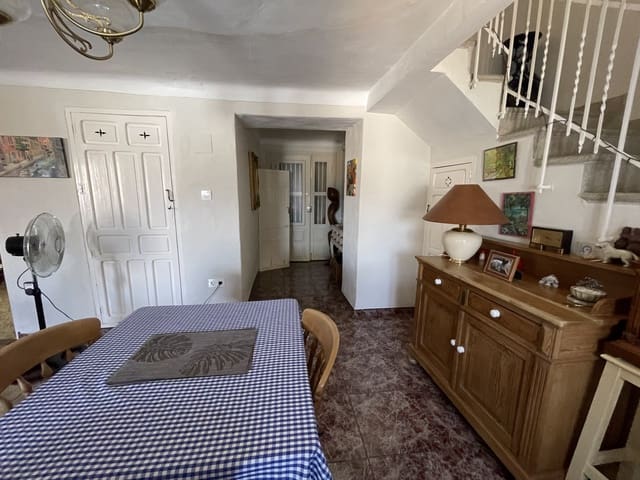 4 soverom Hus til salgs i Castillo de Locubín - € 85 750 (Ref: 9181690)