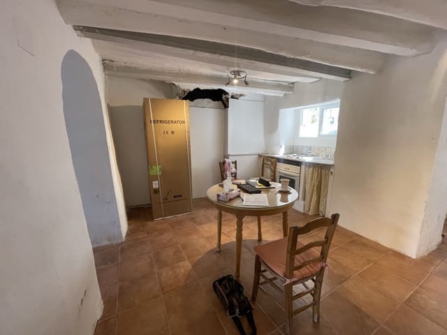 2 soveværelse Byhus til salg i Castillo de Locubín - € 59.000 (Ref: 9265537)