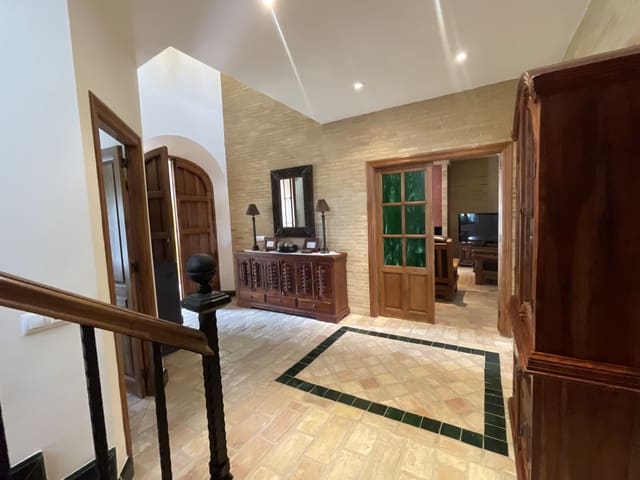 5 chambre Villa/Maison Mitoyenne à vendre à Jaén ville - 495 000 € (Ref: 9341746)