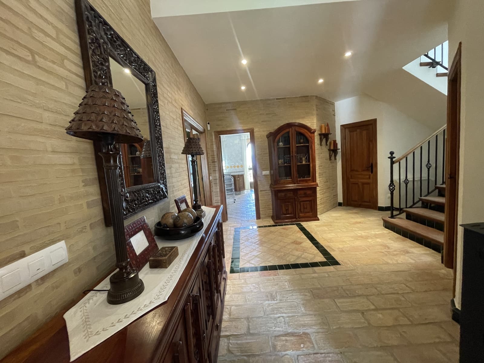 5 Zimmer Reihenhaus zu verkaufen in Jaen Stadt - 495.000 € (Ref: 9341746)