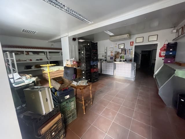 7 bedroom Business for sale in Priego de Córdoba - € 240,000 (Ref: 9388649)